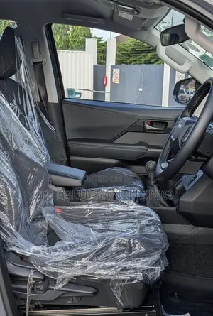 Toyota Hilux 2026 Gray