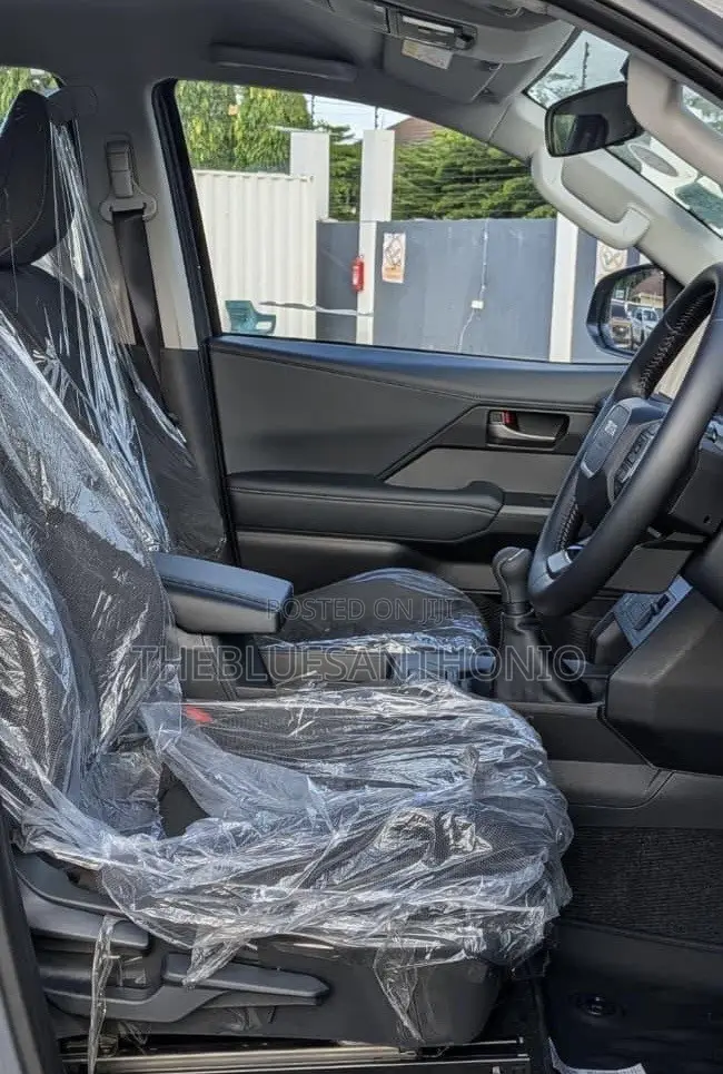 Toyota Hilux 2026 Gray