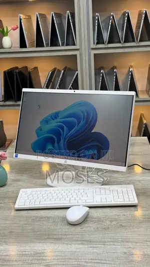 Desktop Computer HP 290 G9 All-in-One 8GB Intel Core i3 SSD 512GB