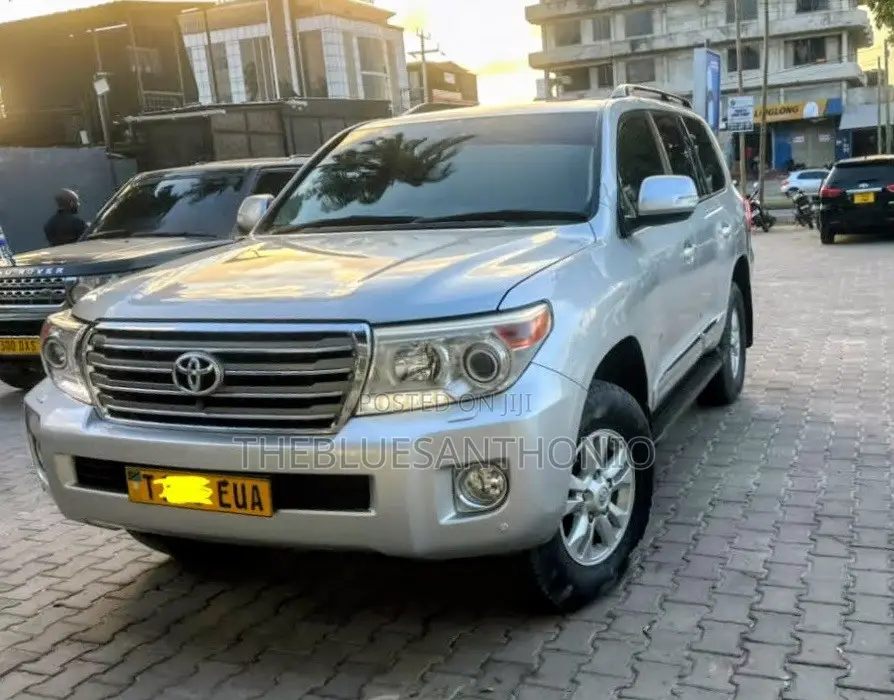 Toyota Land Cruiser 2015 Silver