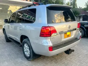 Toyota Land Cruiser 2015 Silver