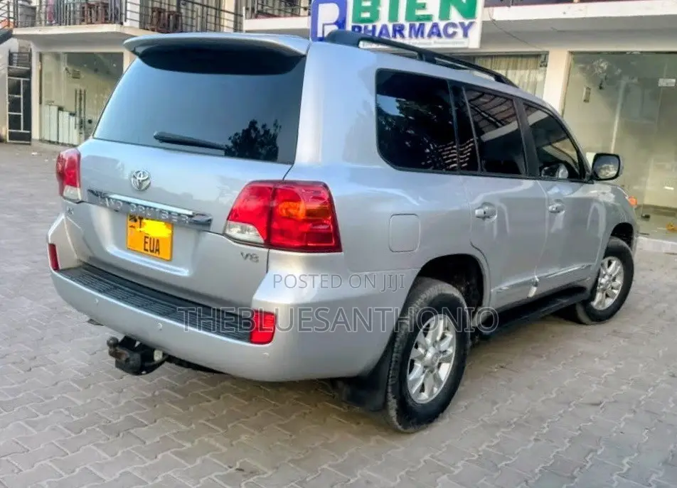 Toyota Land Cruiser 2015 Silver