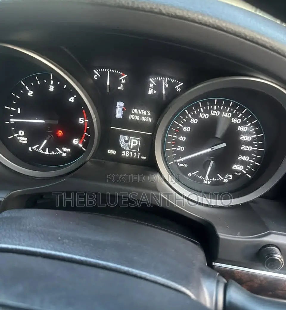 Toyota Land Cruiser 2015 Silver