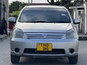 Toyota Raum 2004 Silver