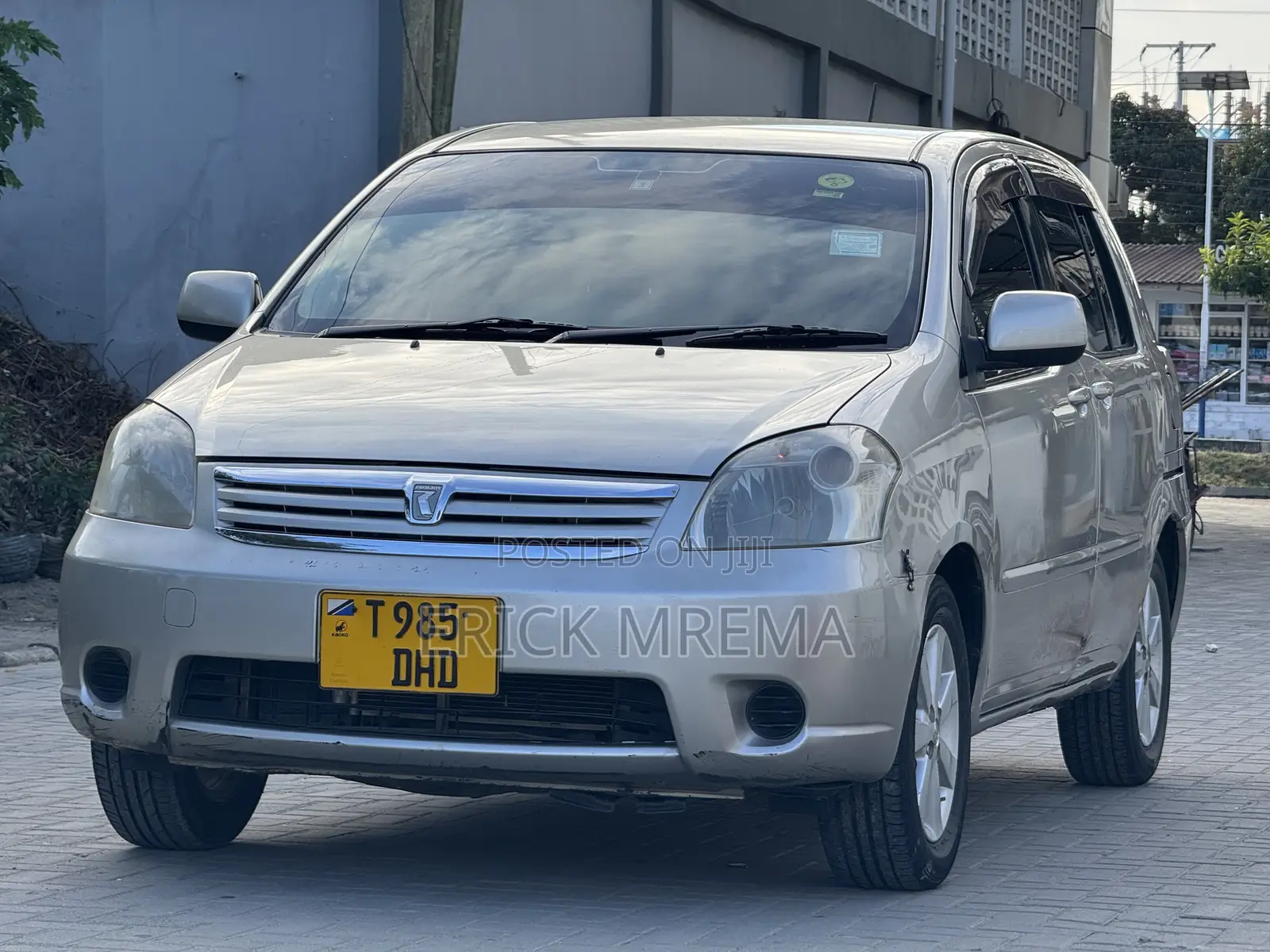 Toyota Raum 2004 Silver