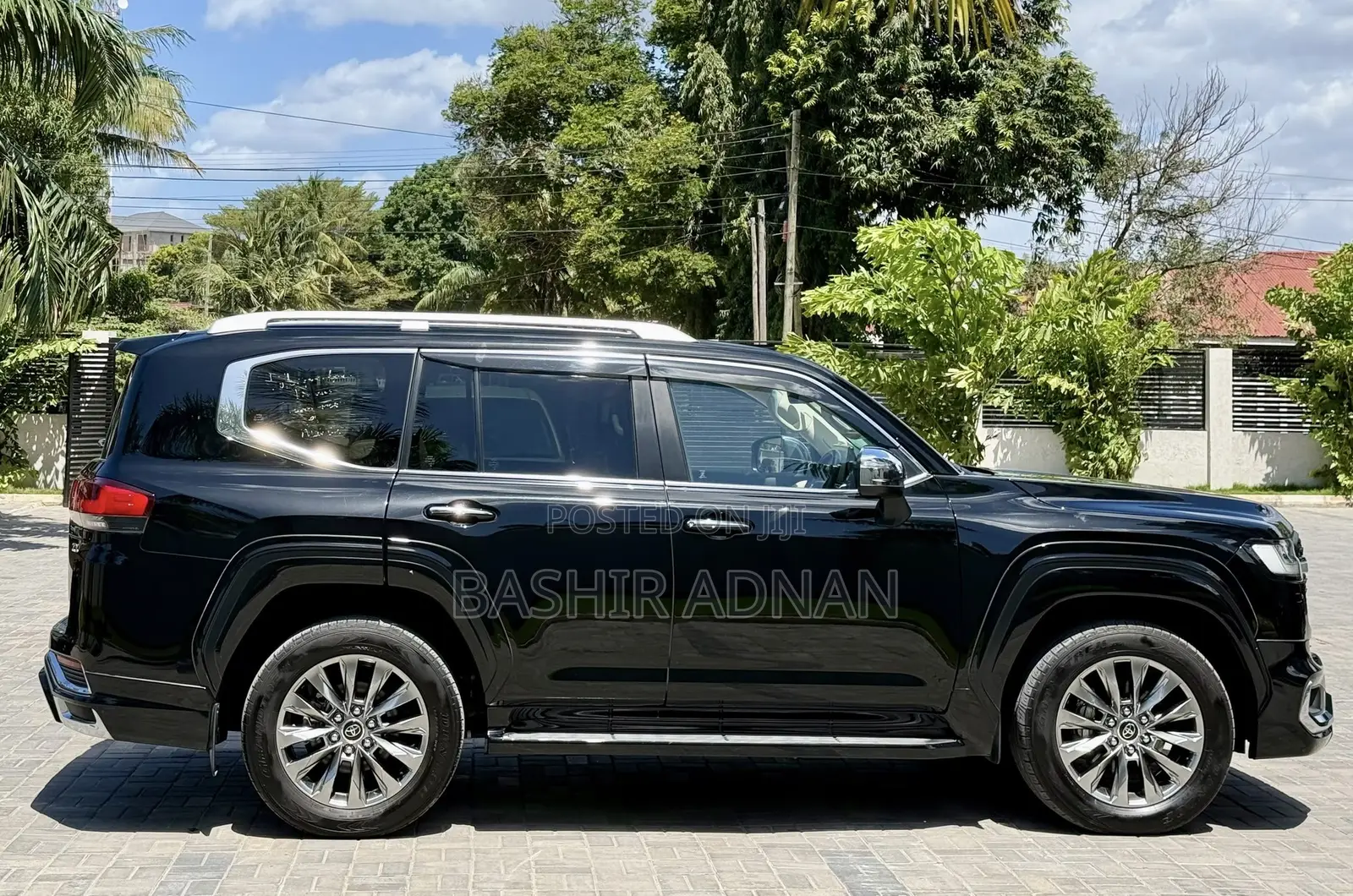 Toyota Land Cruiser LC300 2023 Matt Black