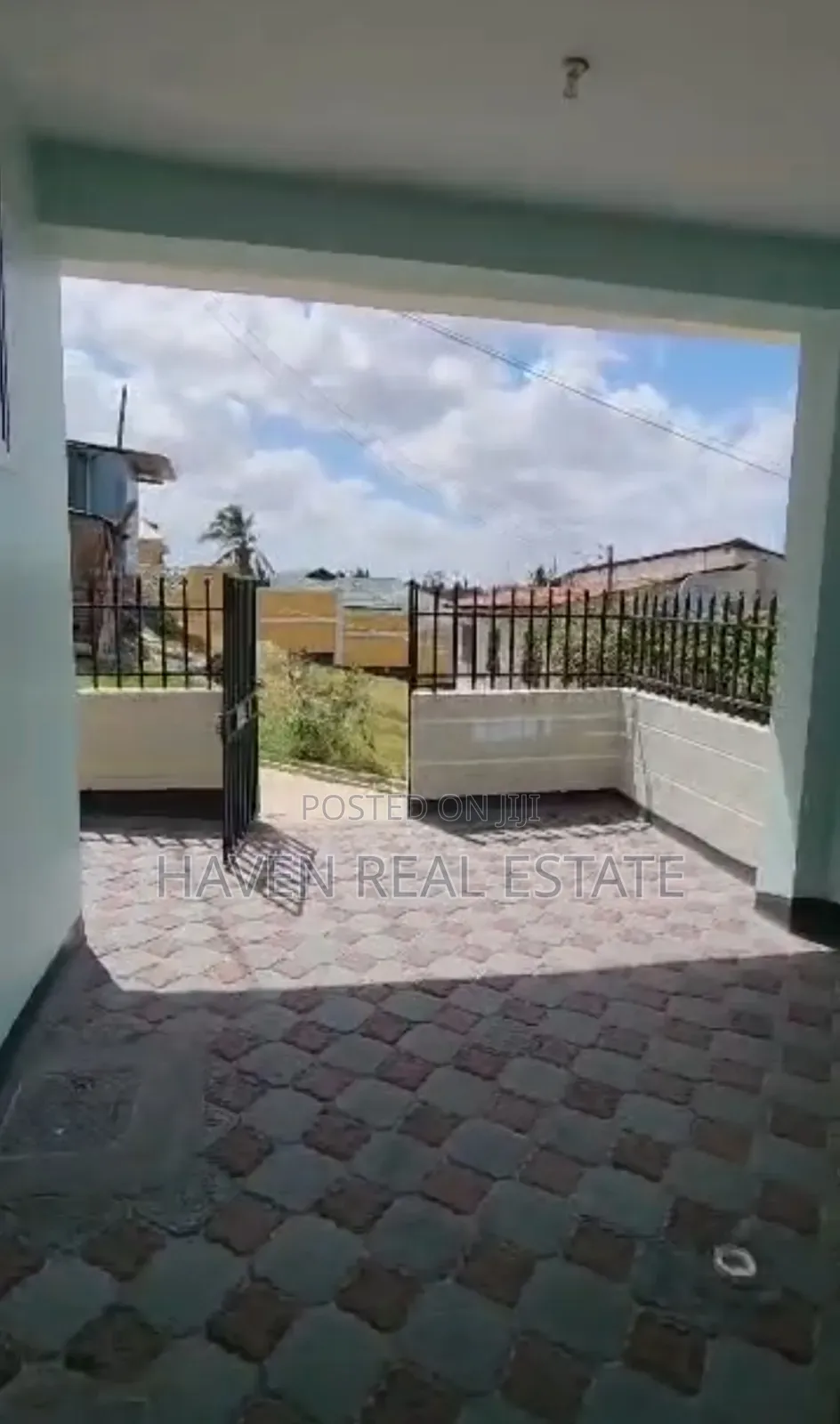 8bdrm Mansion in Kimara for sale