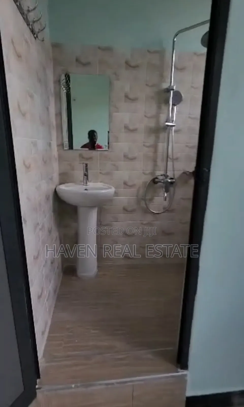 8bdrm Mansion in Kimara for sale