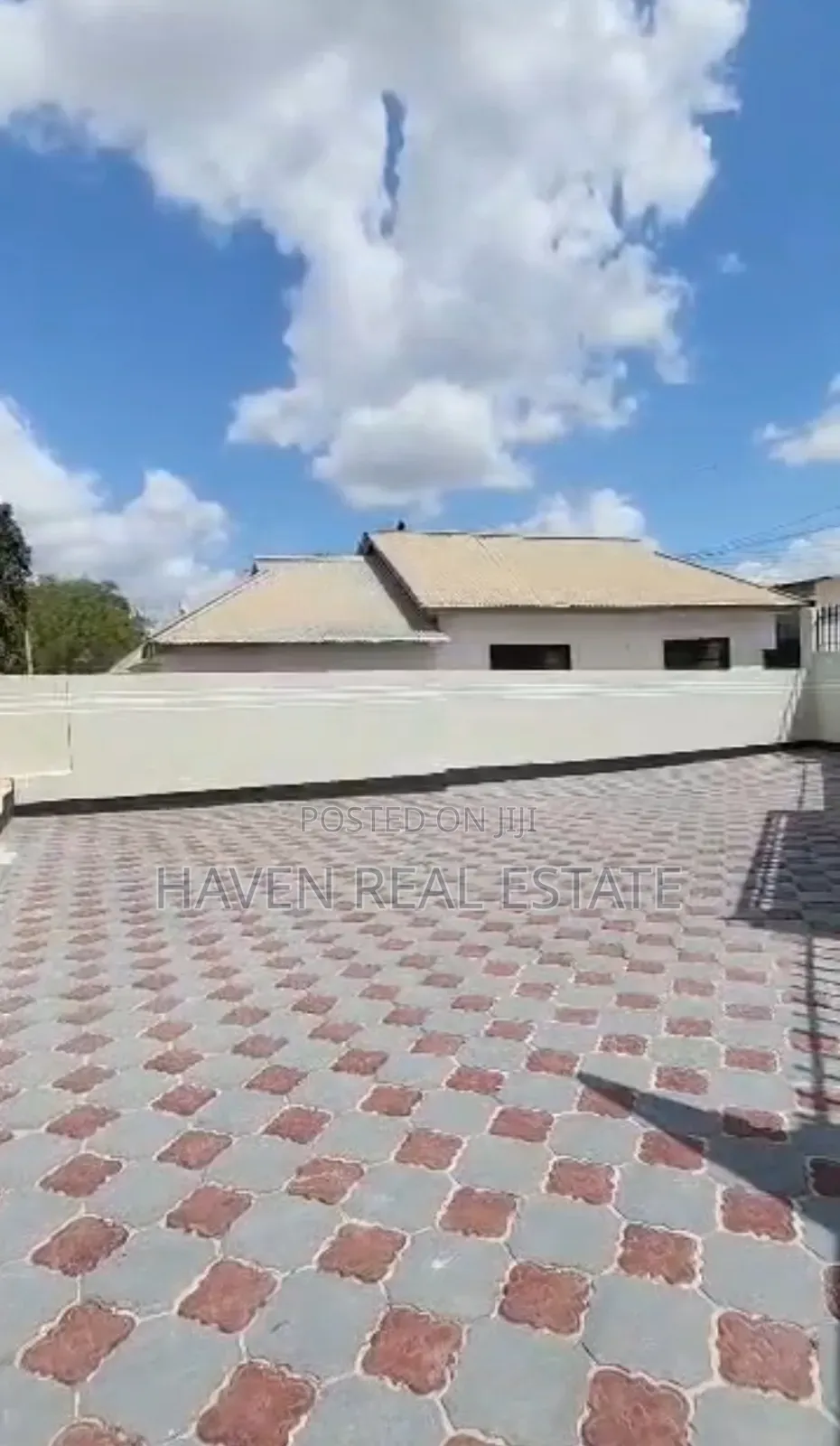 8bdrm Mansion in Kimara for sale