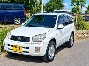 Toyota RAV4 Automatic 2003 White