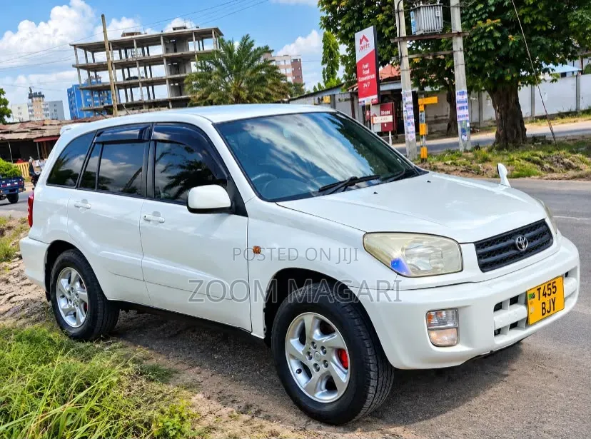 Toyota RAV4 Automatic 2003 White