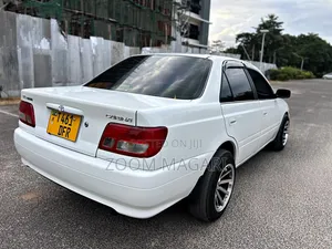 Toyota Carina 2000 White