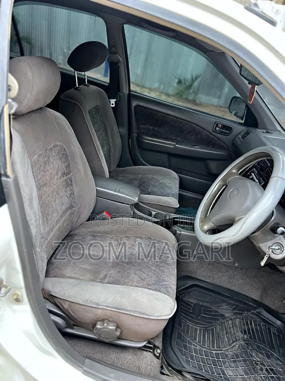 Toyota Carina 2000 White