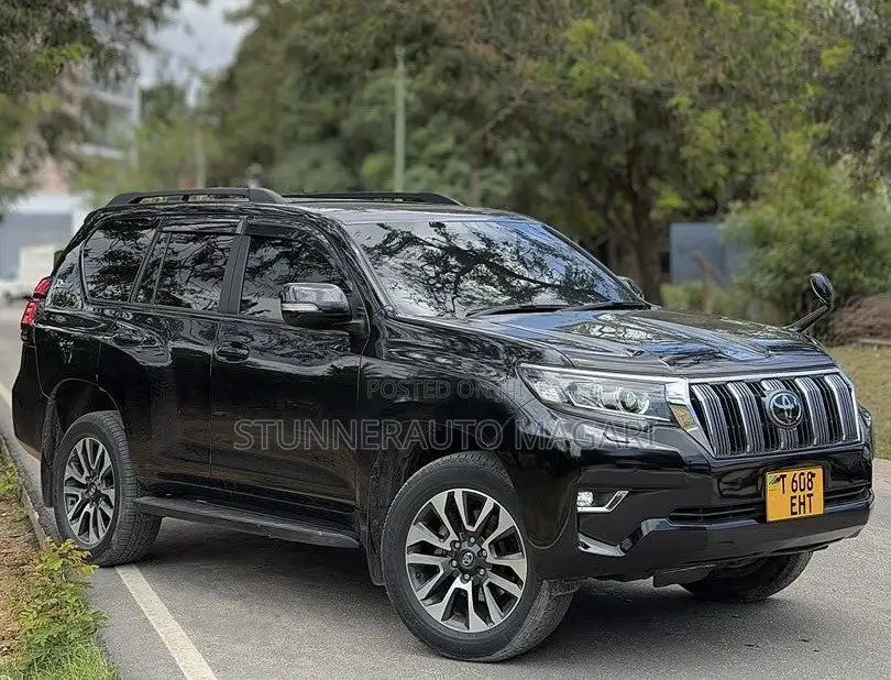 Toyota Land Cruiser Prado 2022 Matt Black