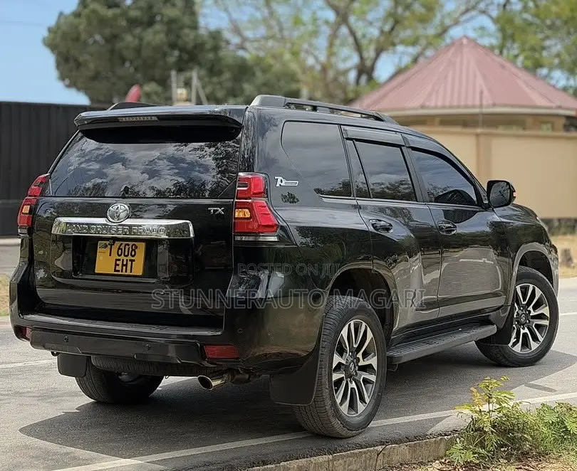 Toyota Land Cruiser Prado 2022 Matt Black