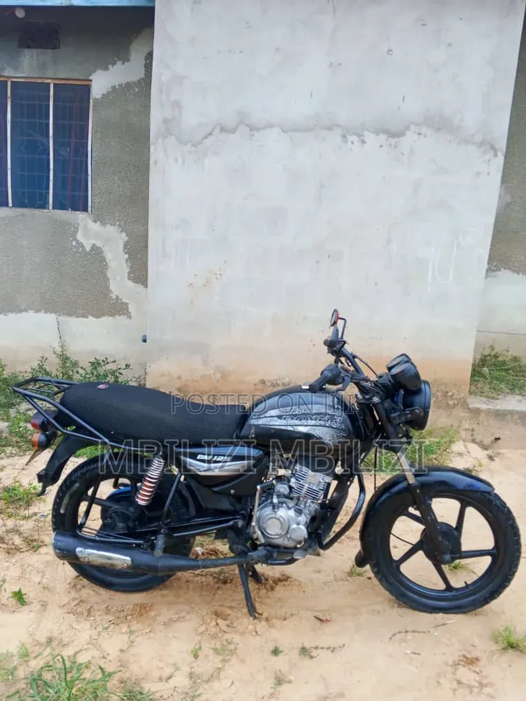 Bajaj Avenger 150 Street 2024 Black