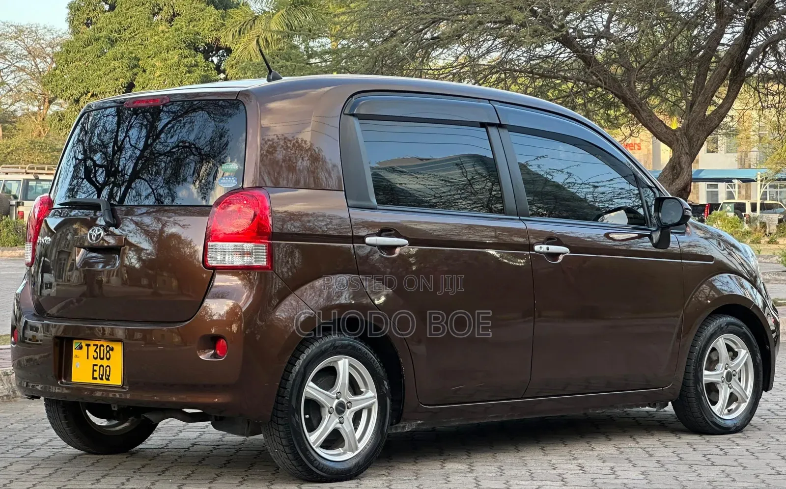 Toyota Porte 2015 Gray