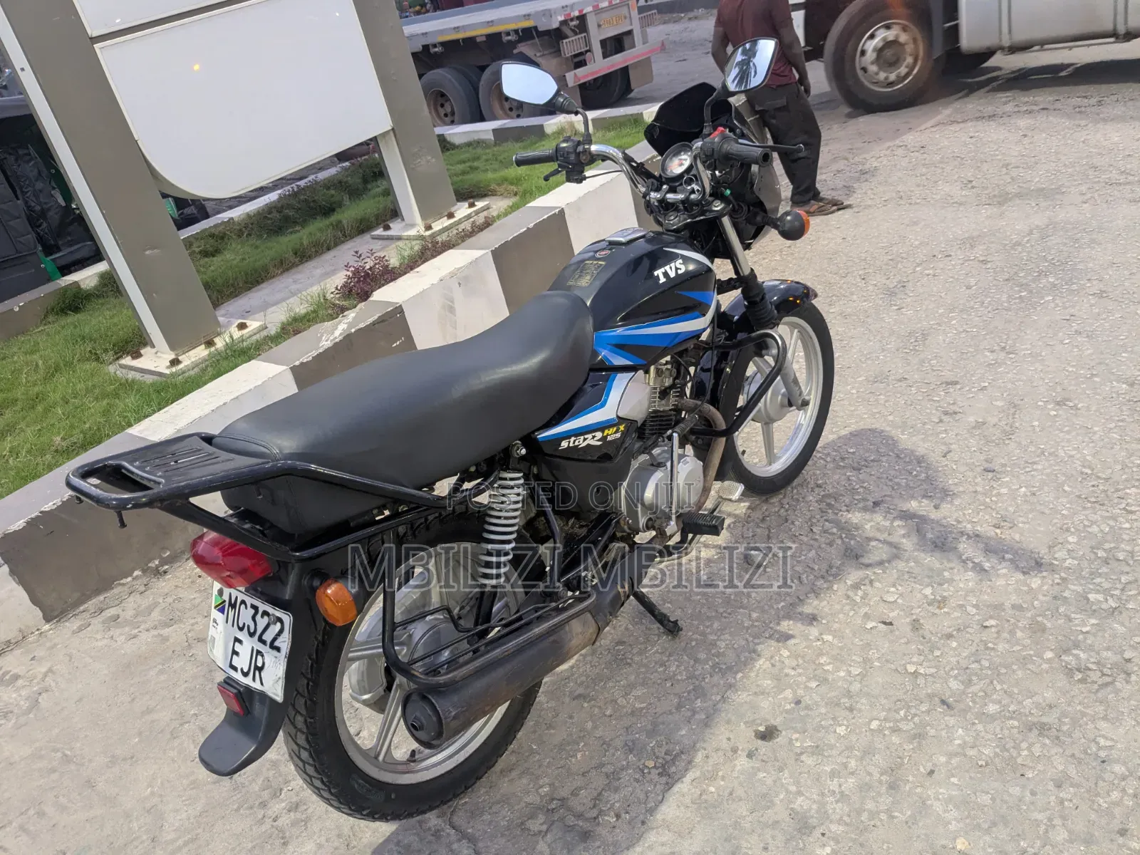 TVS HLX 125 2025 Black