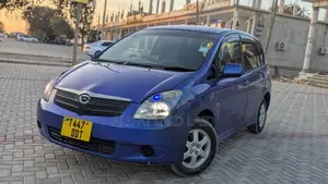Toyota IST 2004 Blue