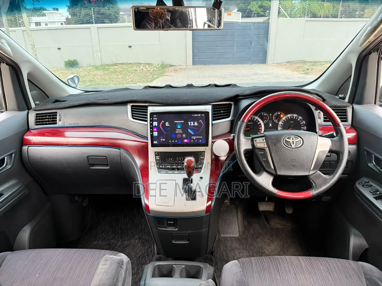 Toyota Vellfire 2009 White