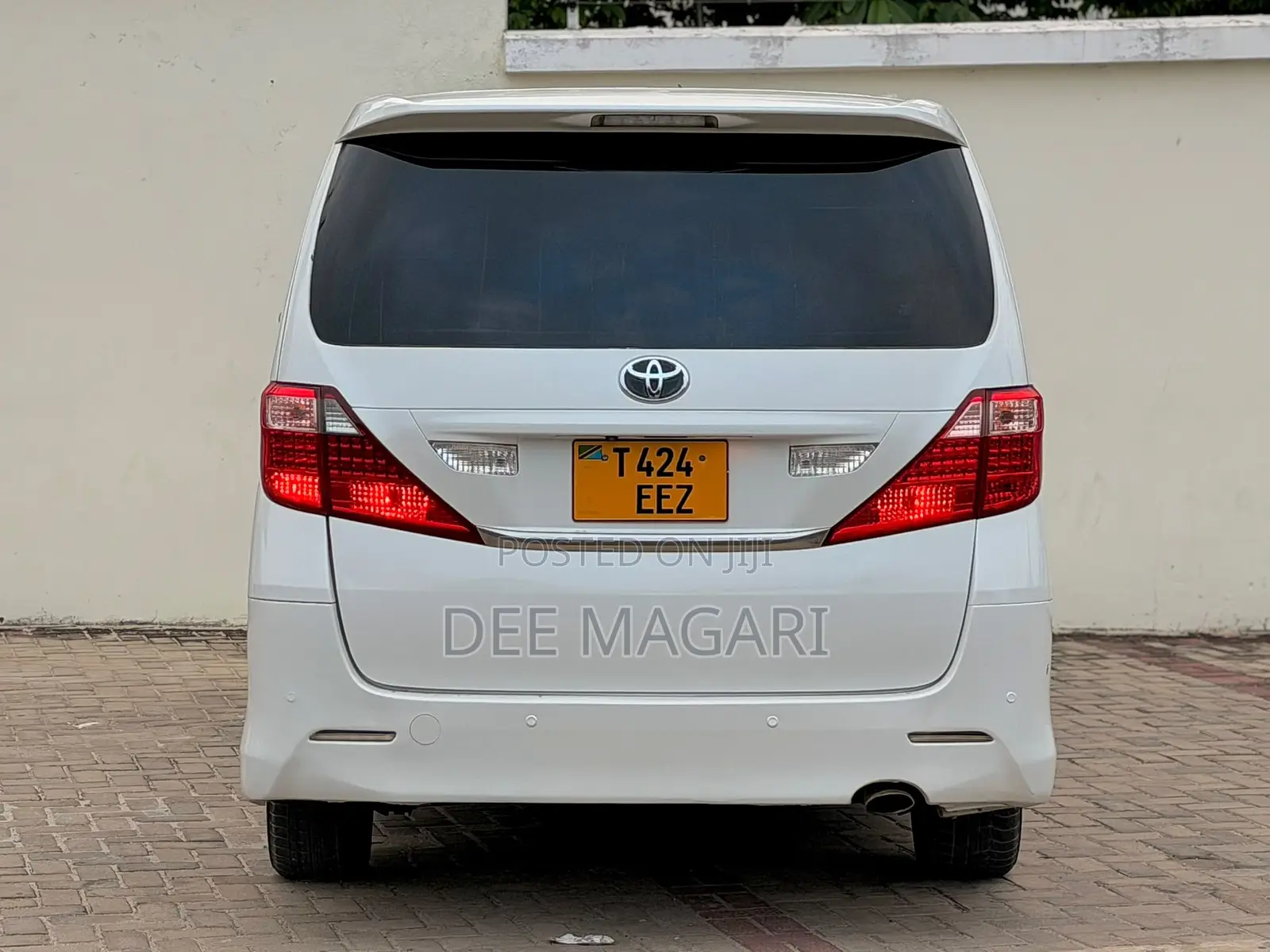 Toyota Vellfire 2009 White