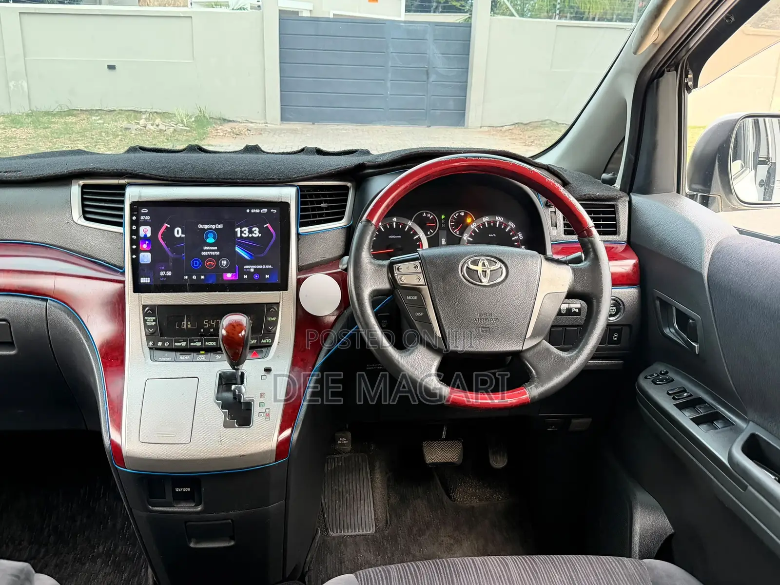 Toyota Vellfire 2009 White