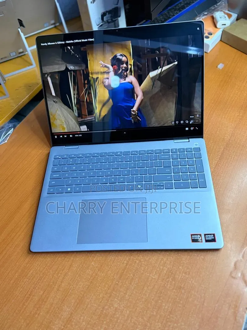 Laptop Dell Inspiron 16 Plus 7620 16GB AMD Ryzen SSD 512GB
