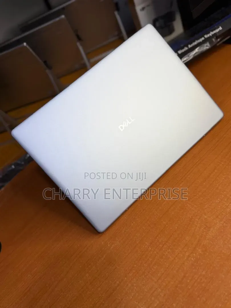 Laptop Dell Inspiron 16 Plus 7620 16GB AMD Ryzen SSD 512GB