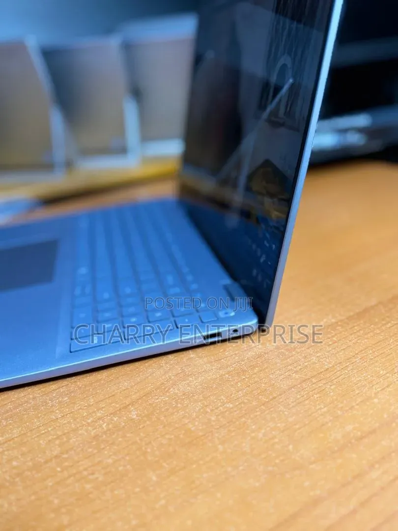 Laptop Dell Inspiron 16 Plus 7620 16GB AMD Ryzen SSD 512GB