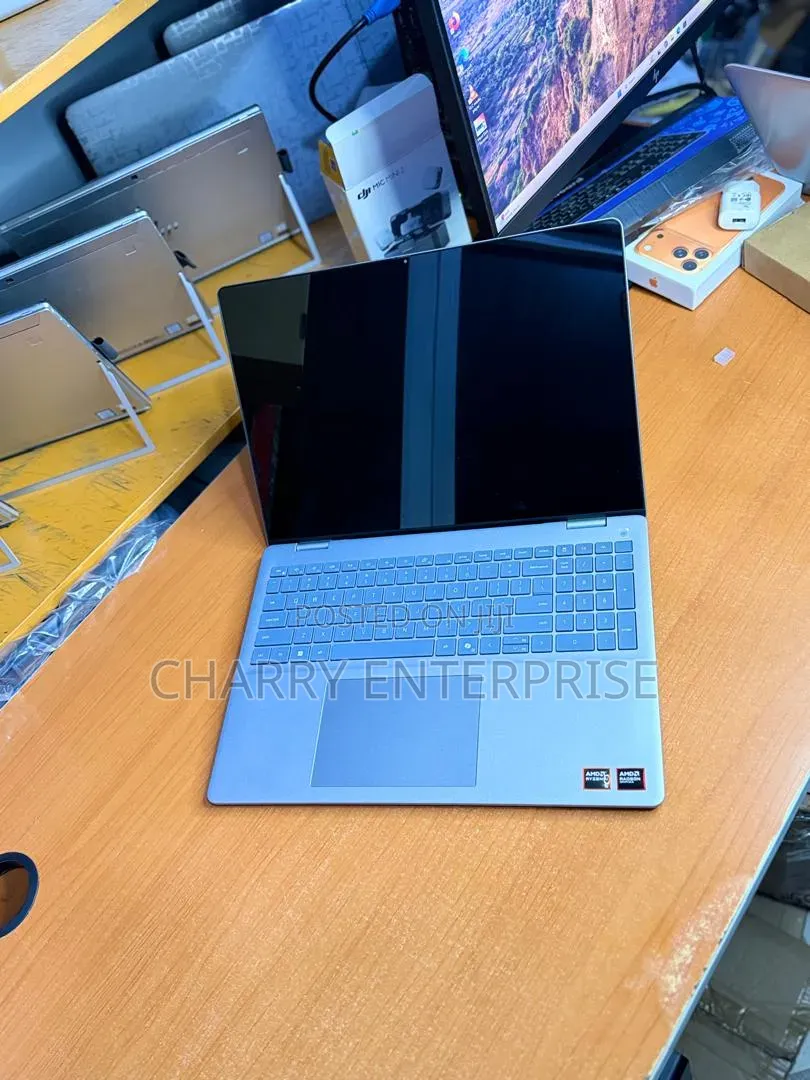 Laptop Dell Inspiron 16 Plus 7620 16GB AMD Ryzen SSD 512GB
