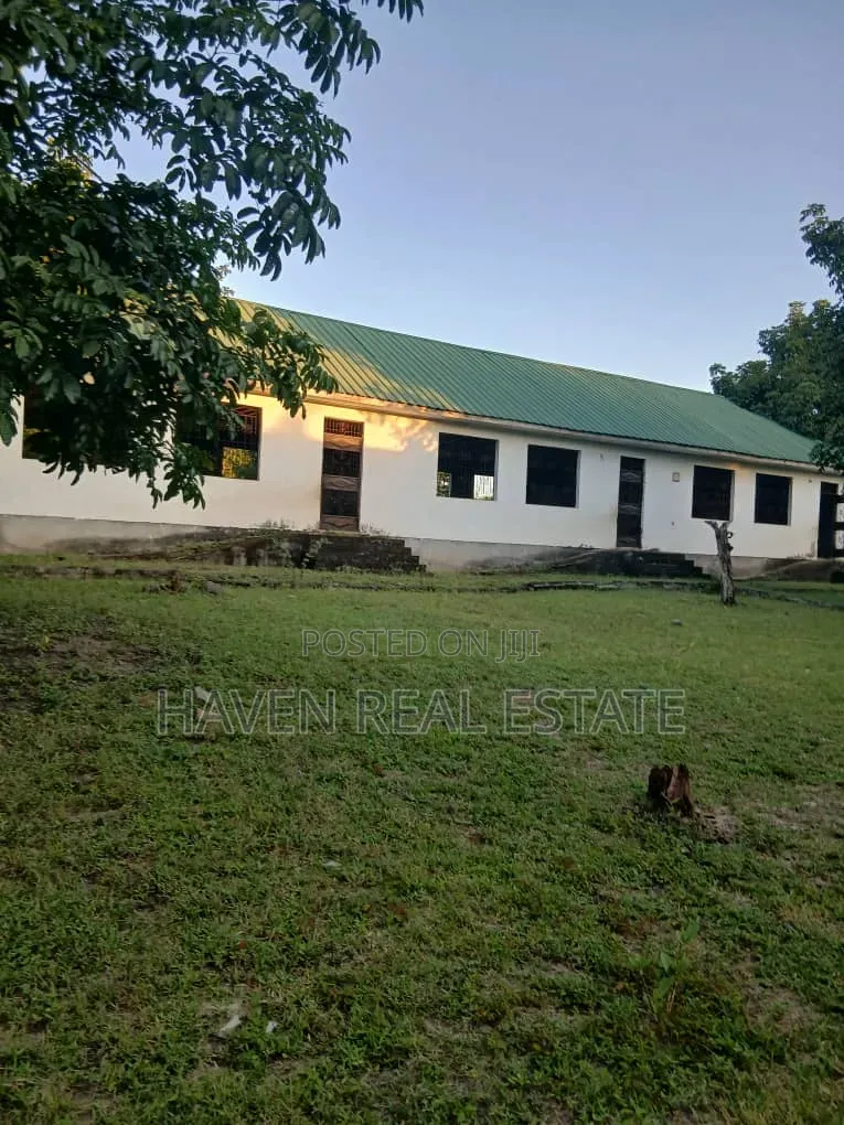 Shule Inauzwa Bagamoyo