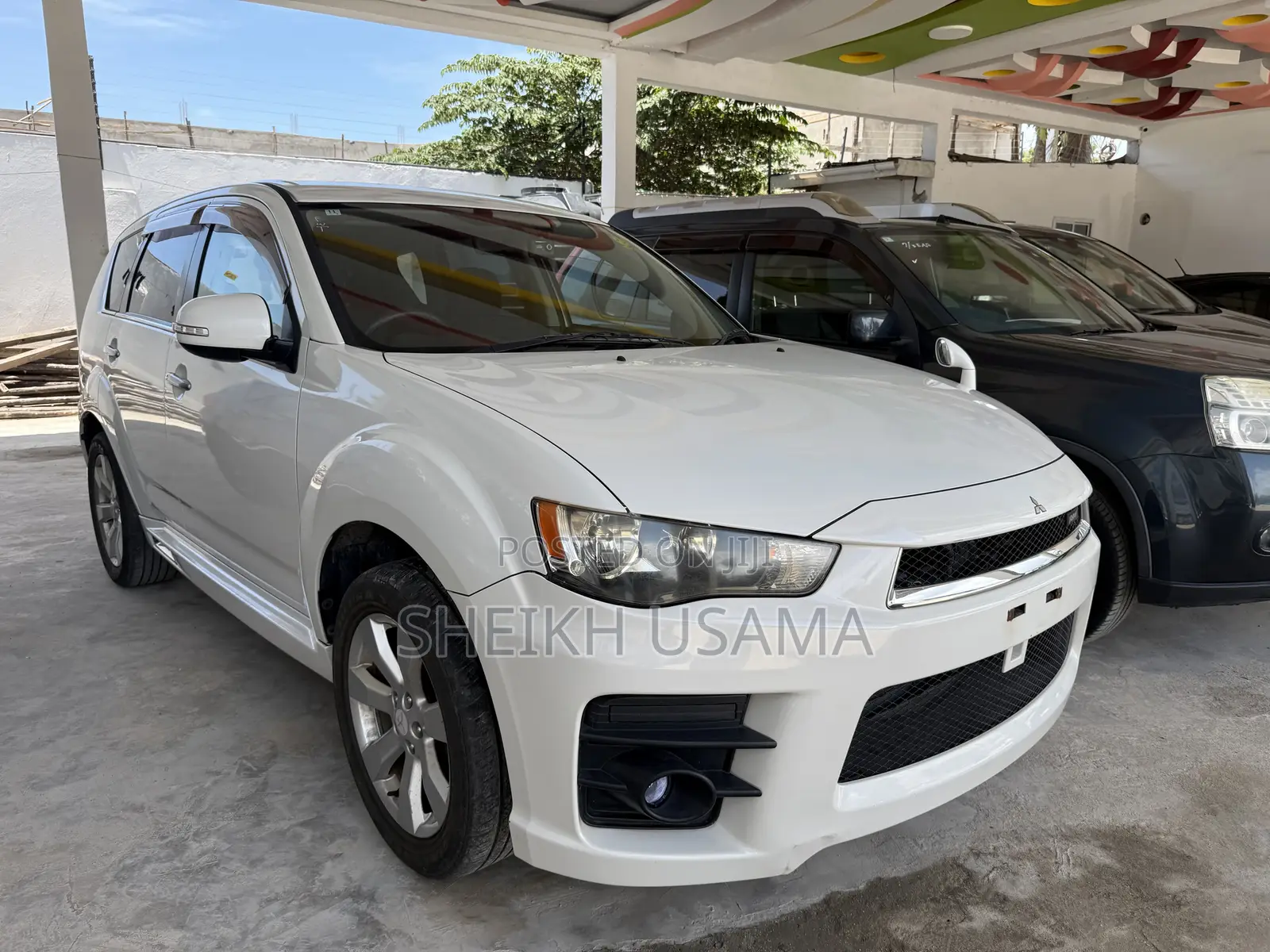 Mitsubishi Outlander 2011 White