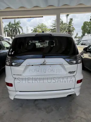 Mitsubishi Outlander 2011 White