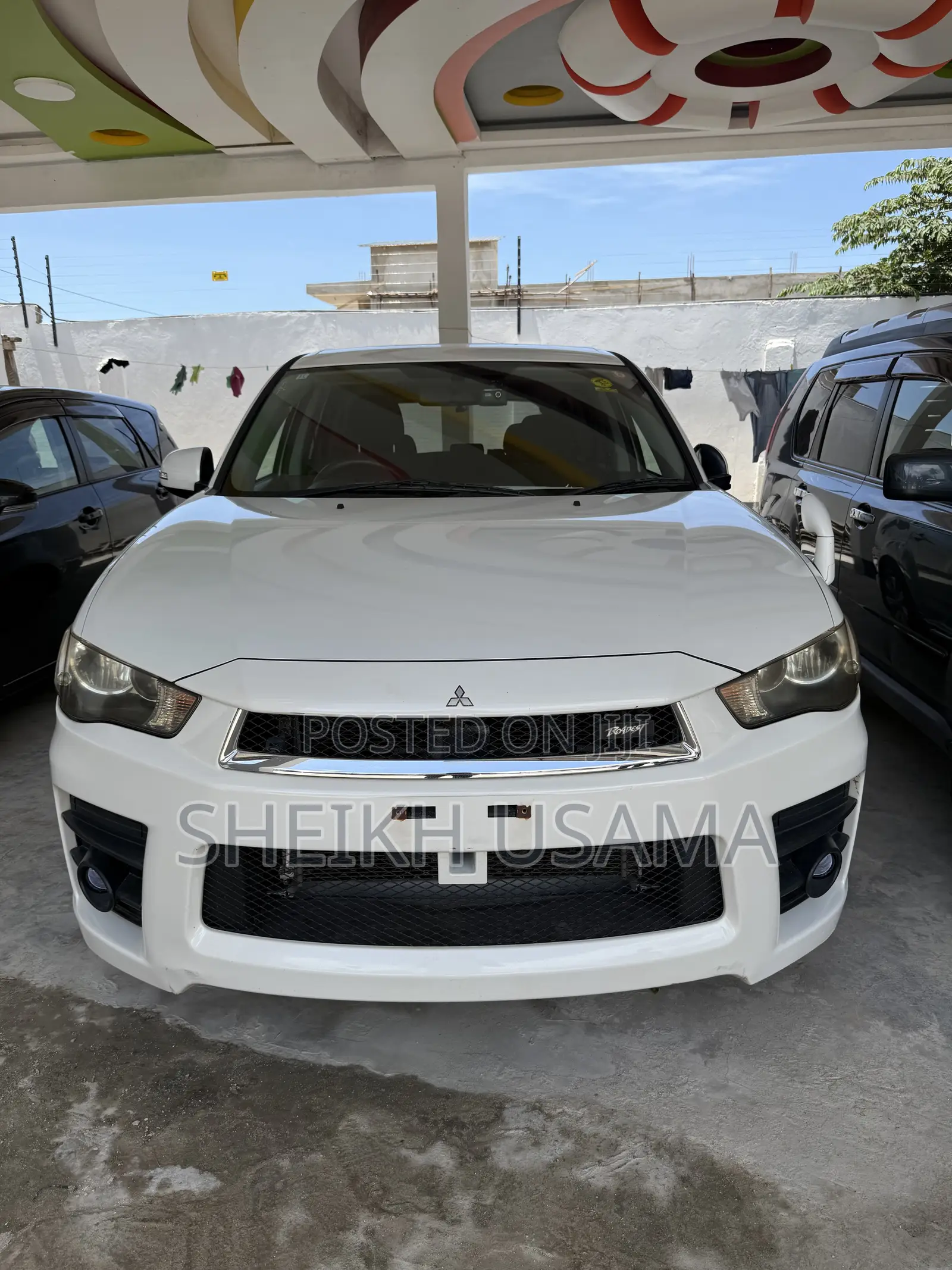 Mitsubishi Outlander 2011 White