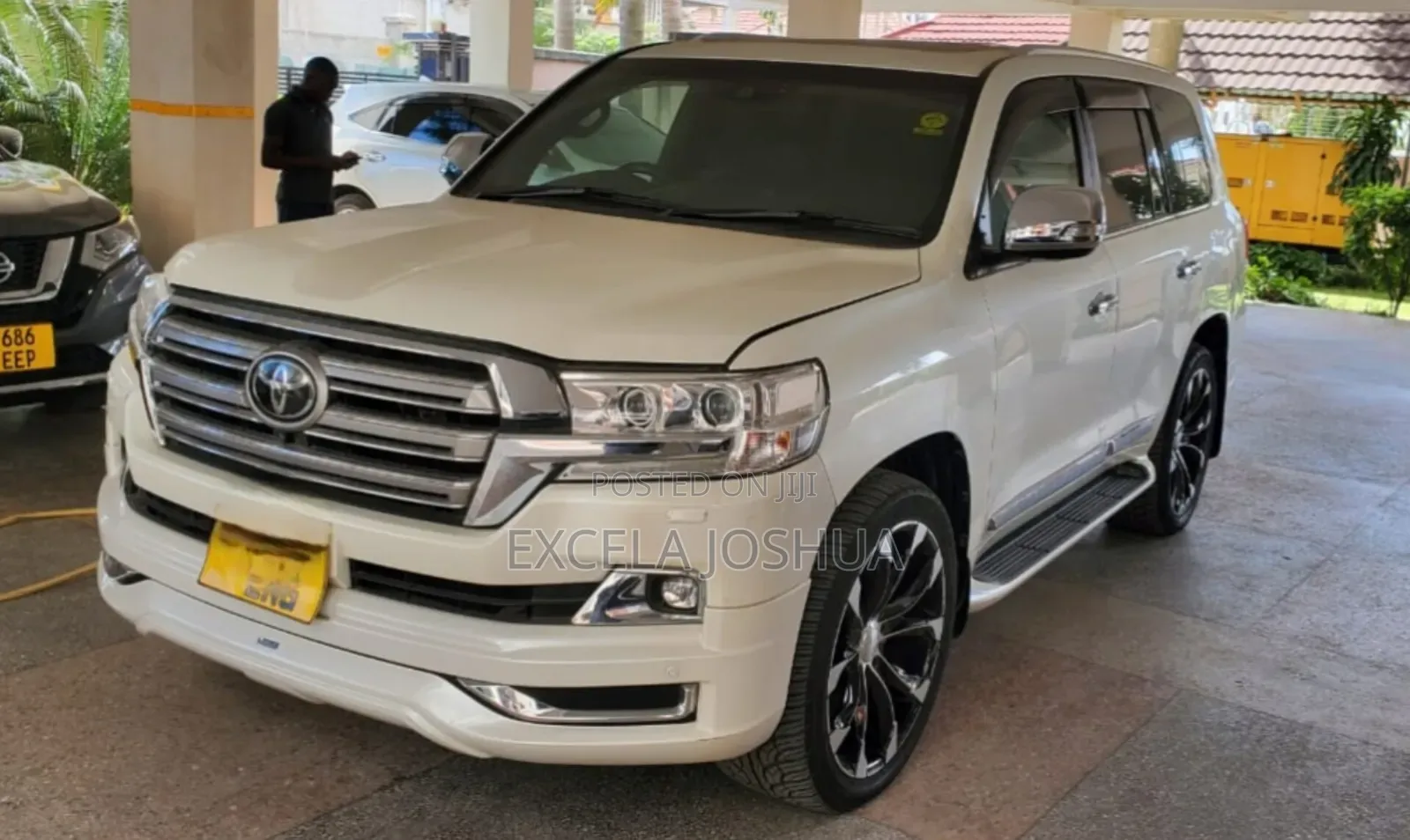 Toyota Land Cruiser 4.6 V8 ZX 2018 White