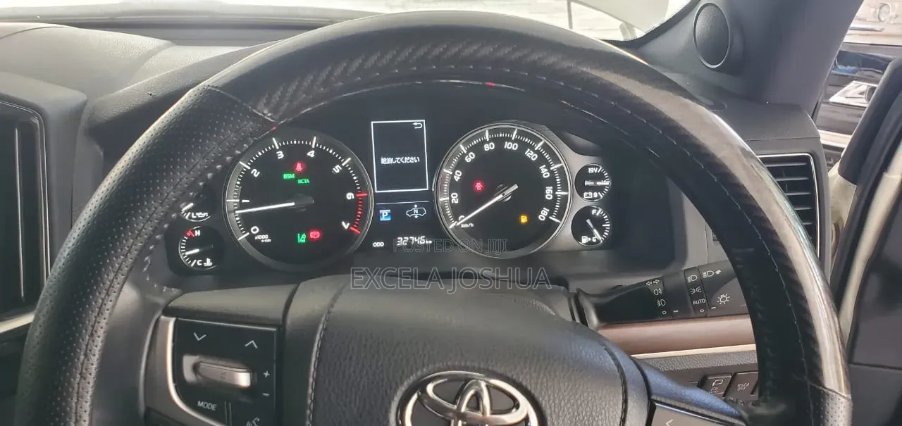 Toyota Land Cruiser 4.6 V8 ZX 2018 White