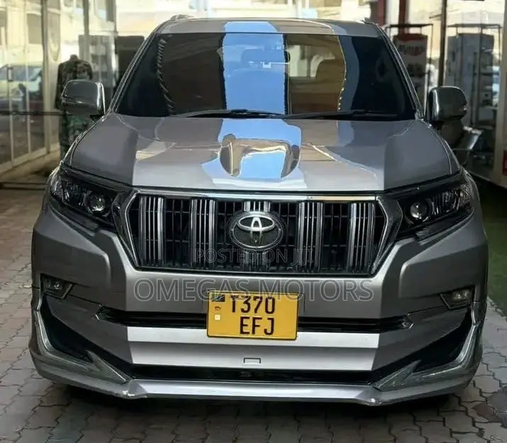 Toyota Land Cruiser Prado 2018 Gray