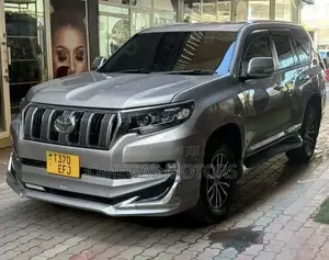 Toyota Land Cruiser Prado 2018 Gray