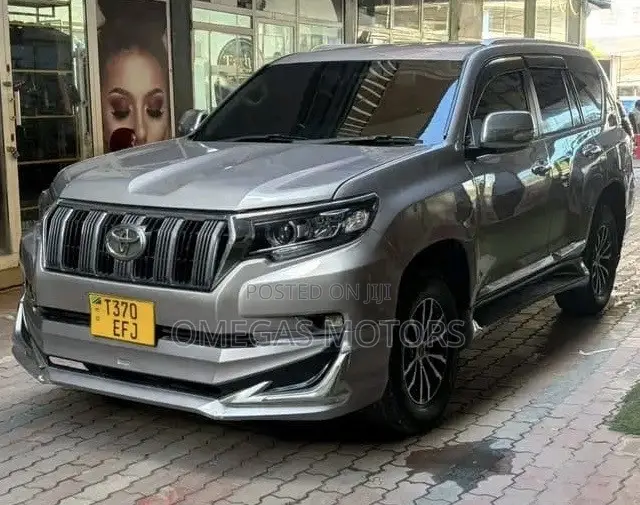 Toyota Land Cruiser Prado 2018 Gray