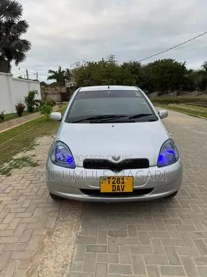 Toyota Vitz 2003 Silver