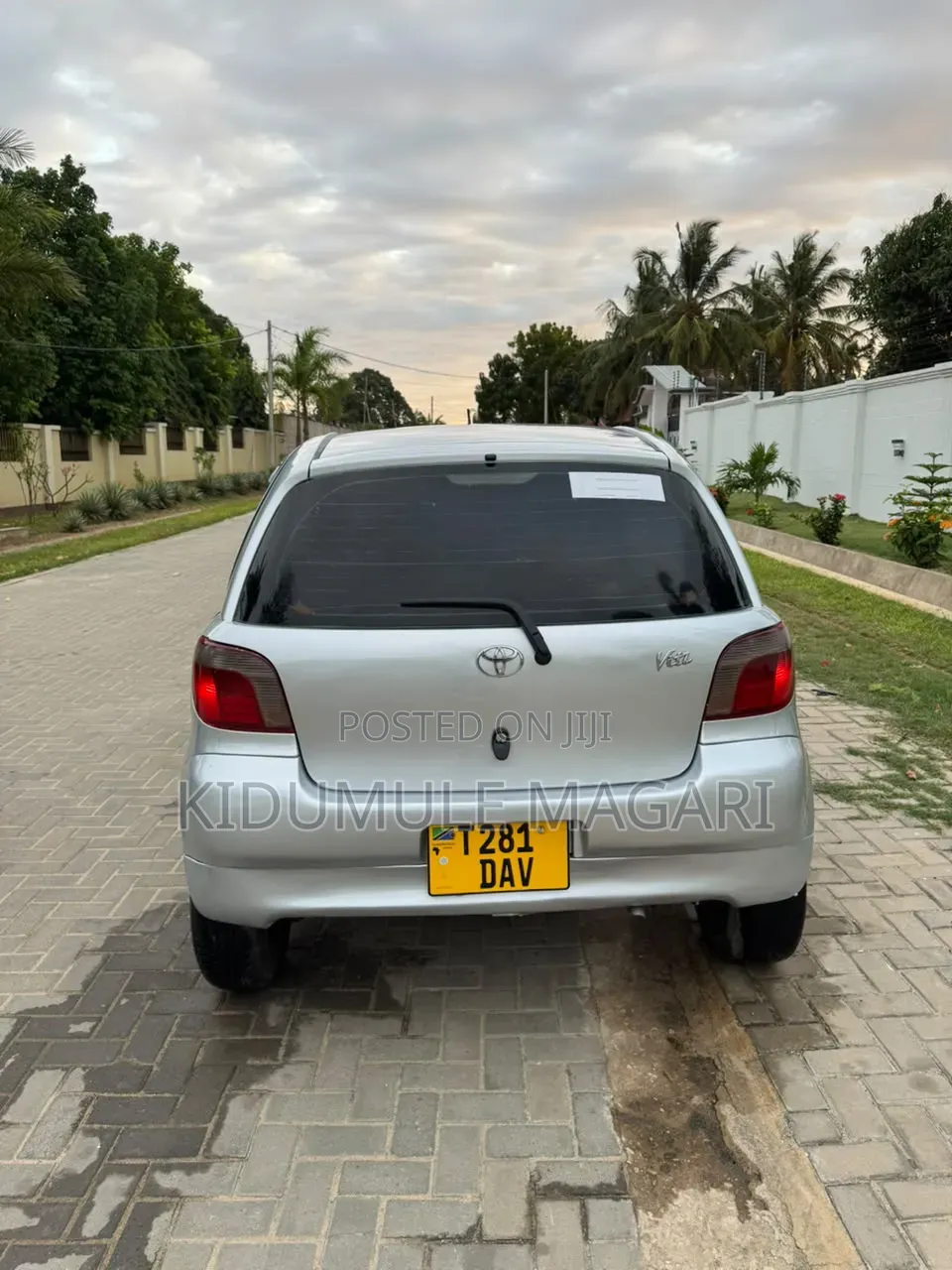 Toyota Vitz 2003 Silver