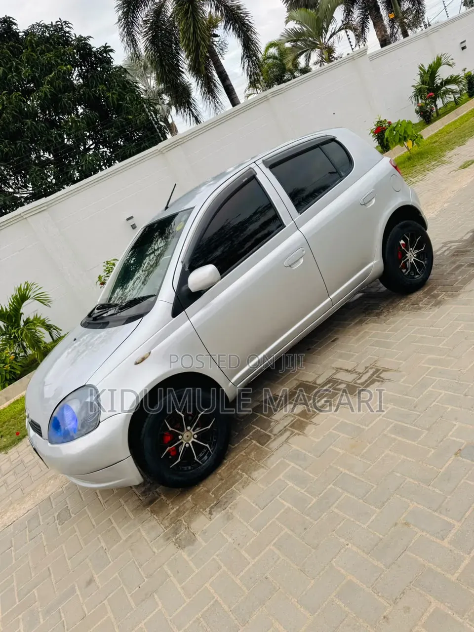 Toyota Vitz 2003 Silver