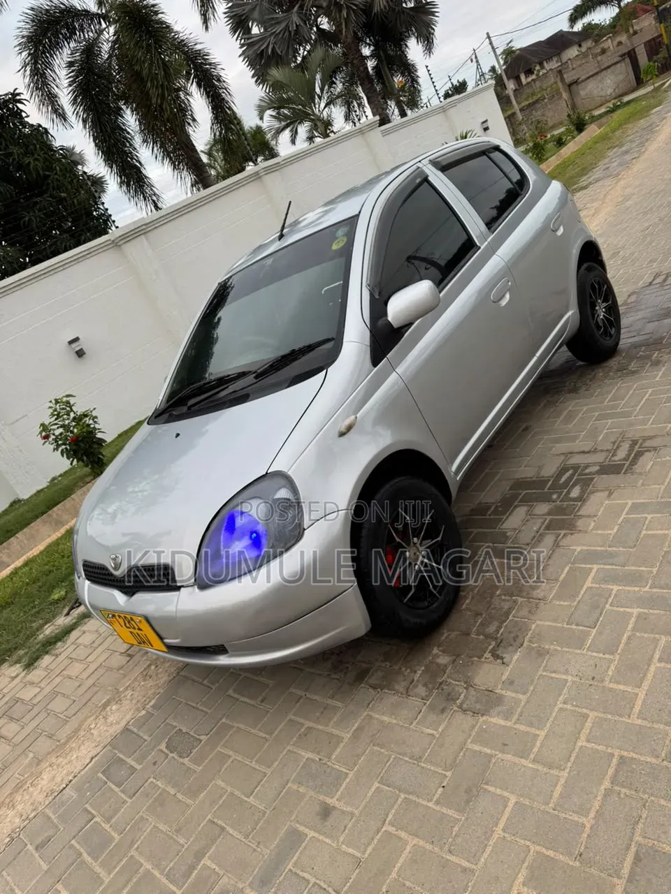Toyota Vitz 2003 Silver