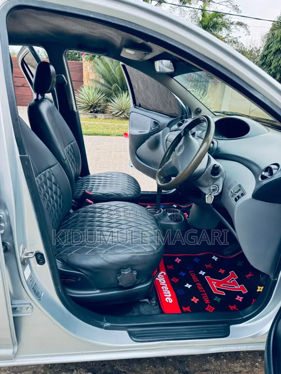 Toyota Vitz 2003 Silver