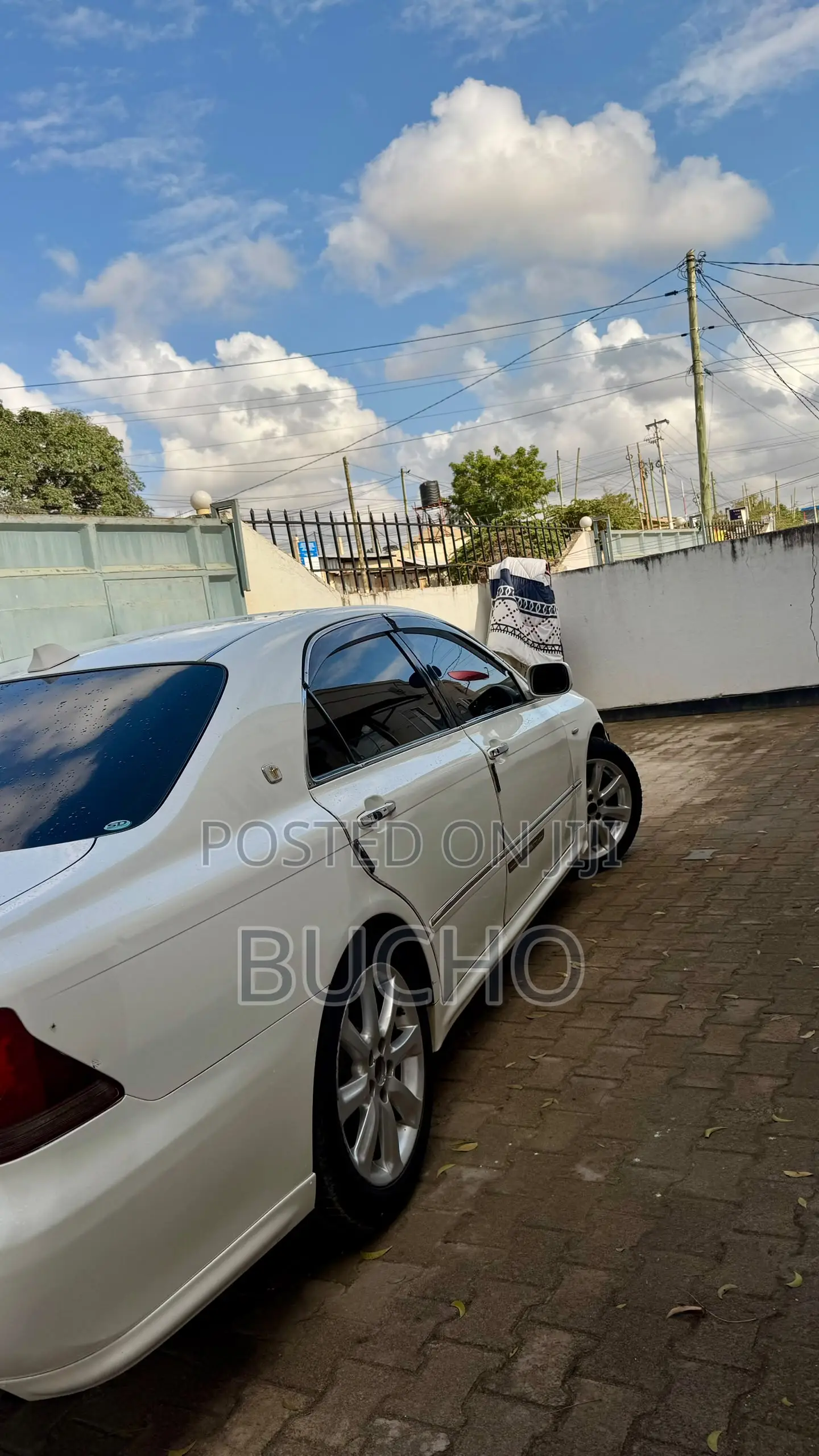 Toyota Crown 2006 White