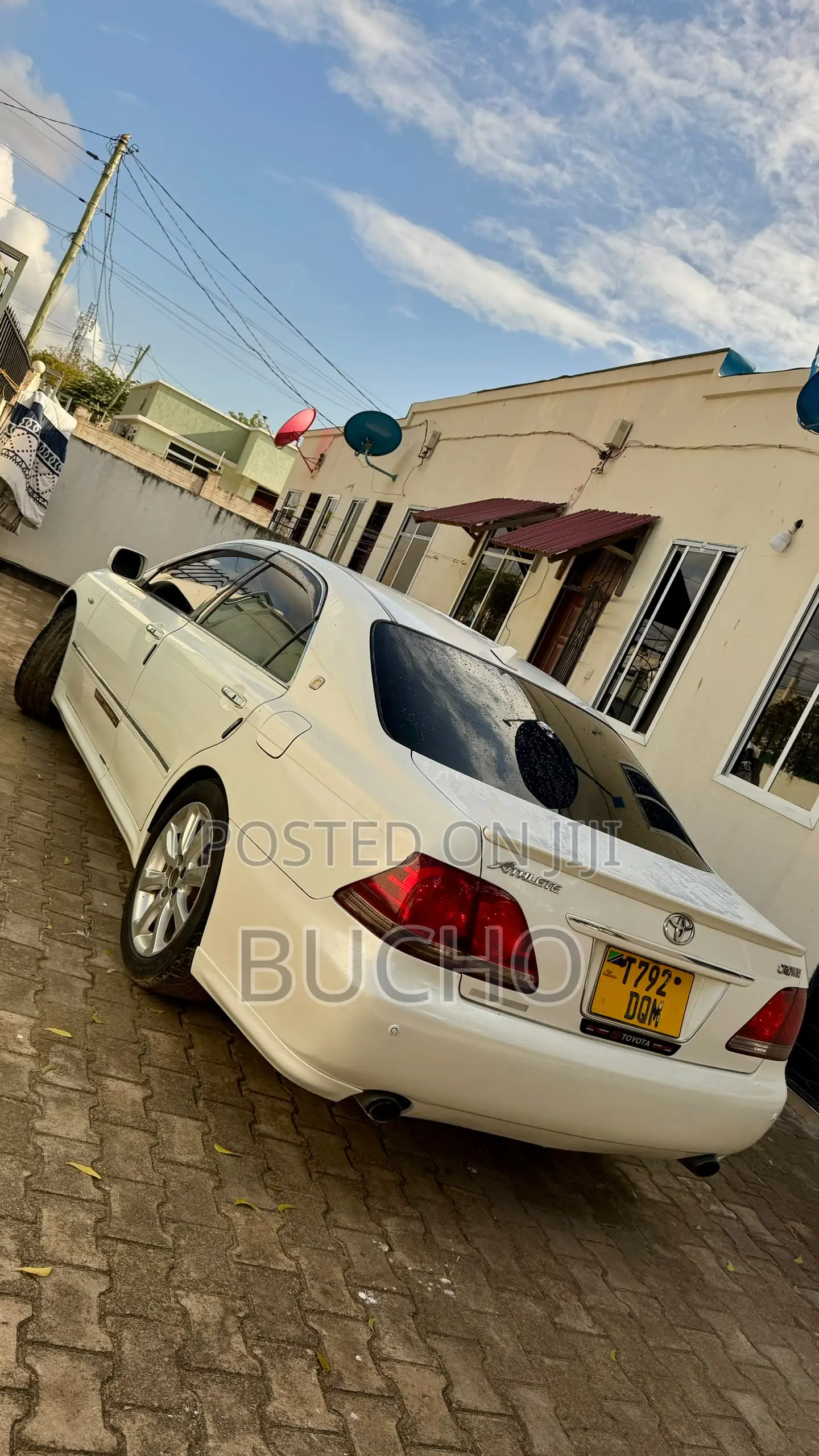 Toyota Crown 2006 White