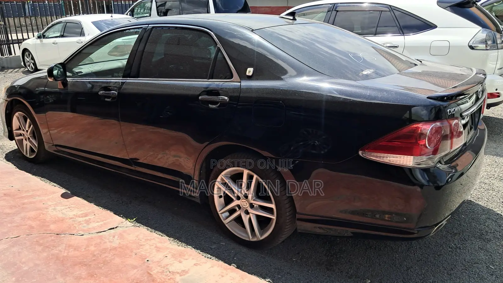 Toyota Crown 2010 Black