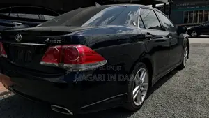 Toyota Crown 2010 Black