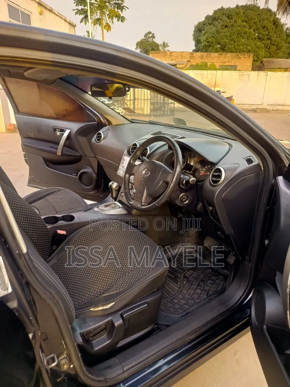 Nissan Dualis 2011 Black