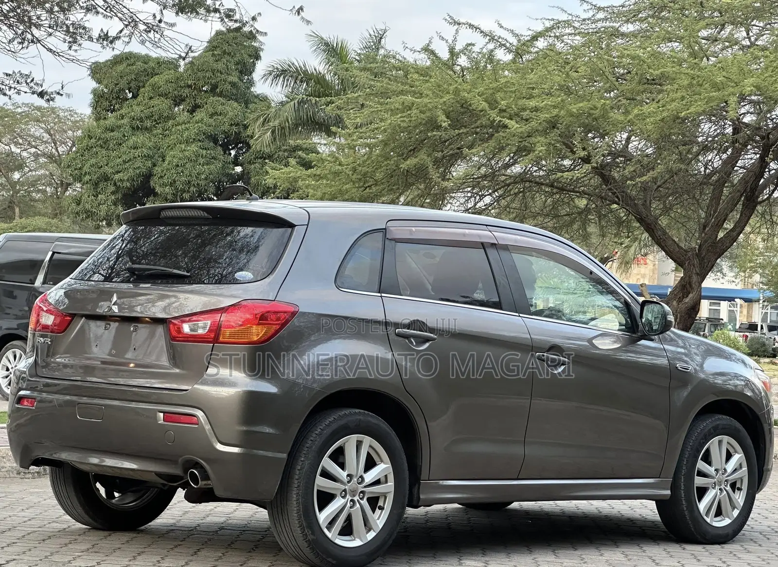 Mitsubishi RVR 2.0 2011 Gray